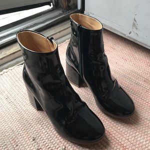 MM6 Maison Margiela patent leather ankle boots